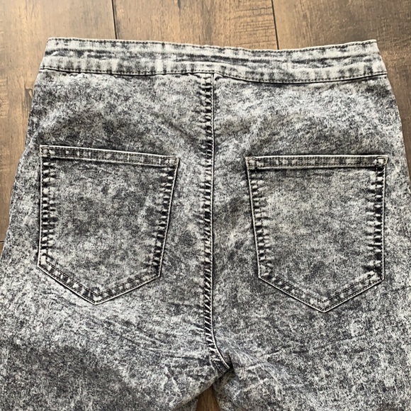 High Rise Jegging - Picture 4 of 7